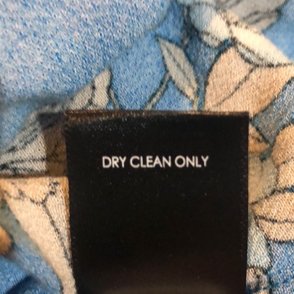 Torrid Blue Floral Crepe Tie Front Button Front Top 00X - Picture 8 of 8